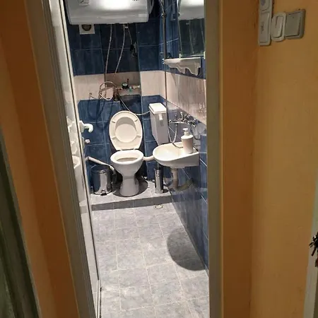 Midtown Place Loft таванска с баня Doris 2