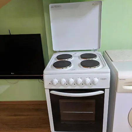 Midtown Place Loft таванска с баня Doris 2 Apartment