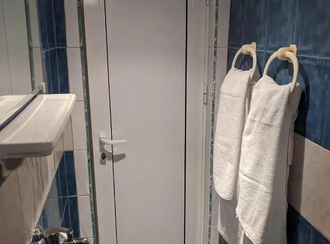 Midtown Place Loft таванска с баня Doris 2 Daire *